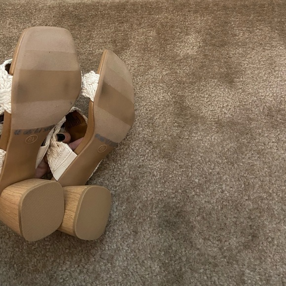 Universal Thread Heel Sandals - Picture 6 of 8